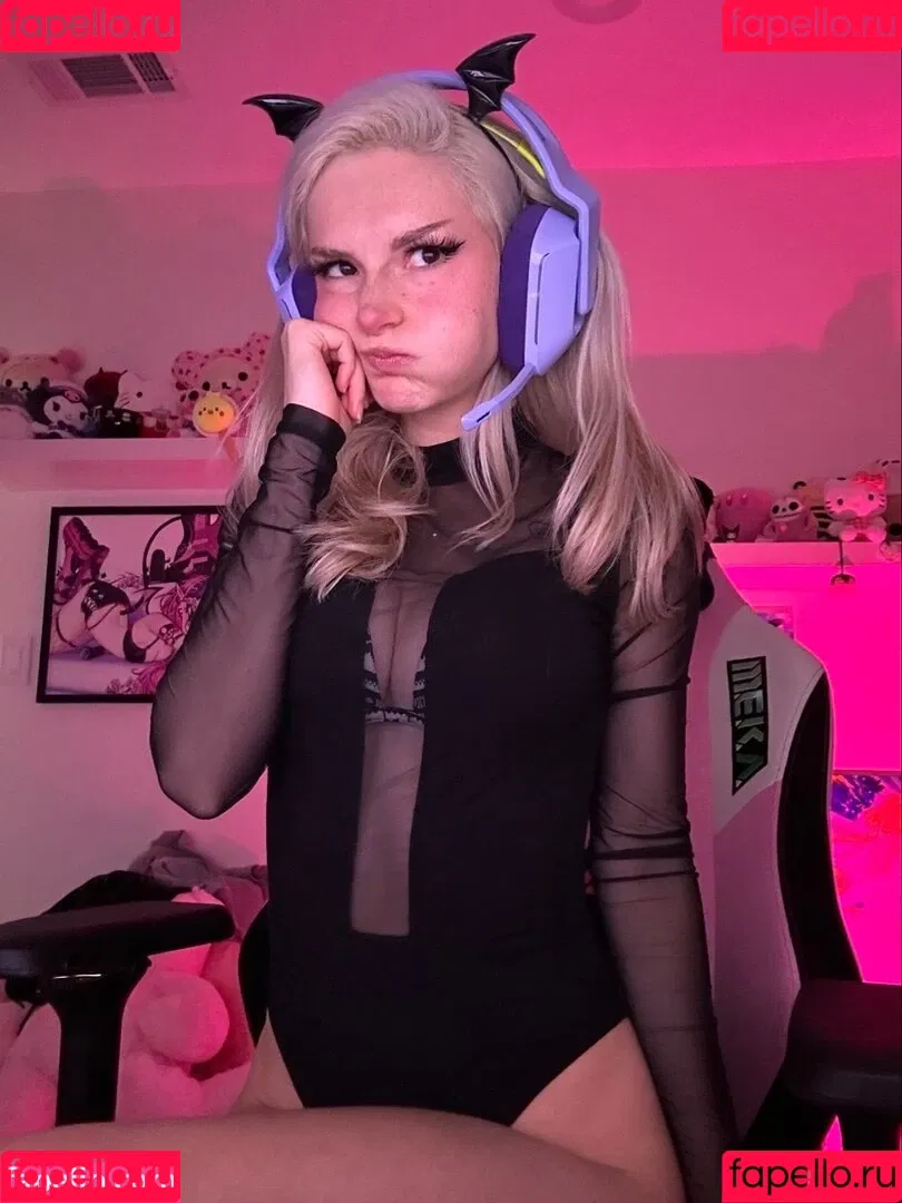 Busy B ASMR Onlyfans Photo Gallery 