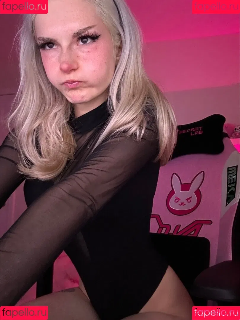Busy B ASMR Onlyfans Photo Gallery 