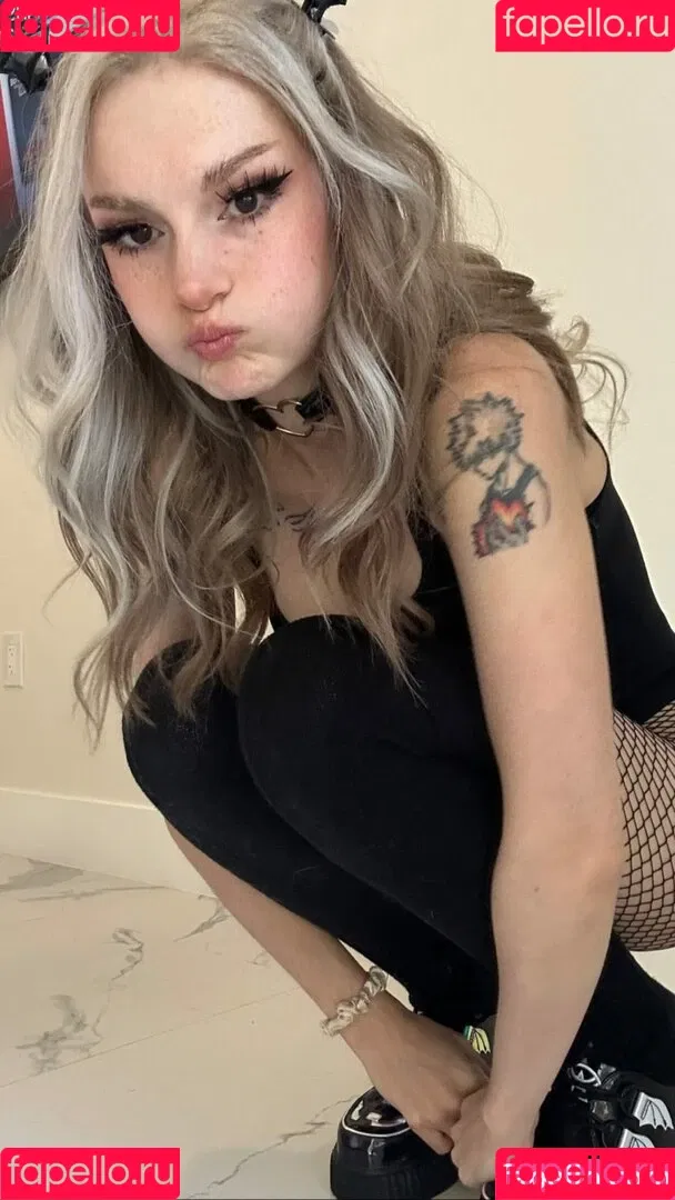 Busy B ASMR Onlyfans Photo Gallery 