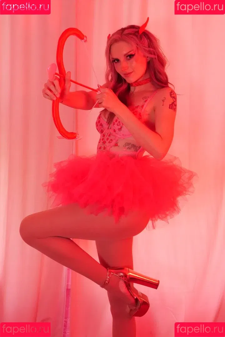 Busy B ASMR Onlyfans Photo Gallery 