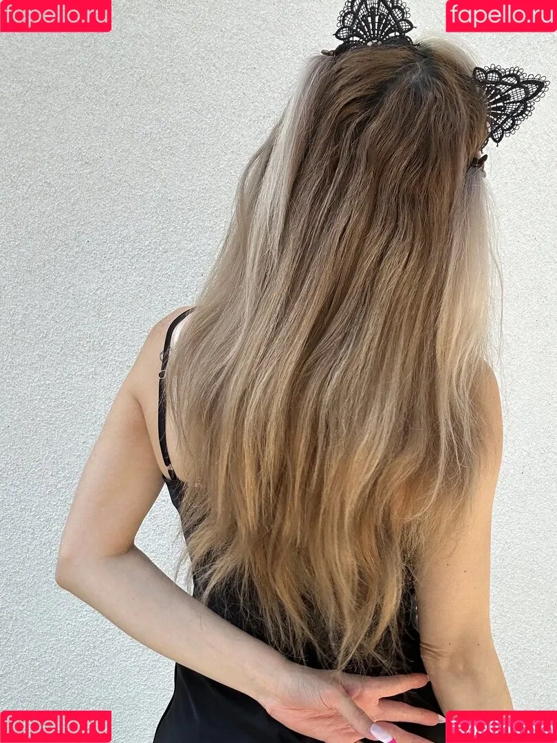 Busy B ASMR Onlyfans Photo Gallery 