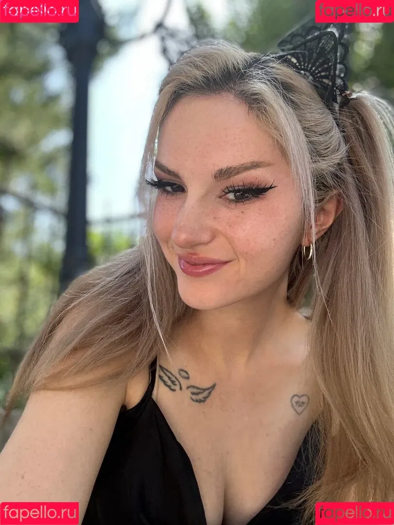 Busy B ASMR Onlyfans Photo Gallery 