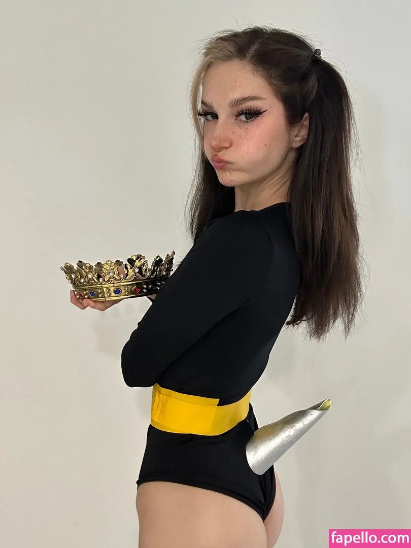 Busy B ASMR Onlyfans Photo Gallery 