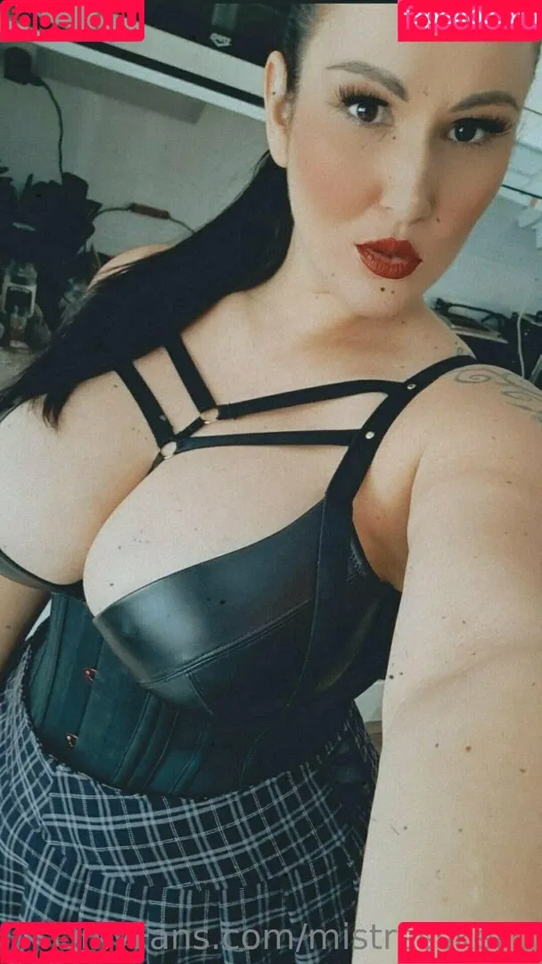 mistresskeiju Onlyfans Photo Gallery 