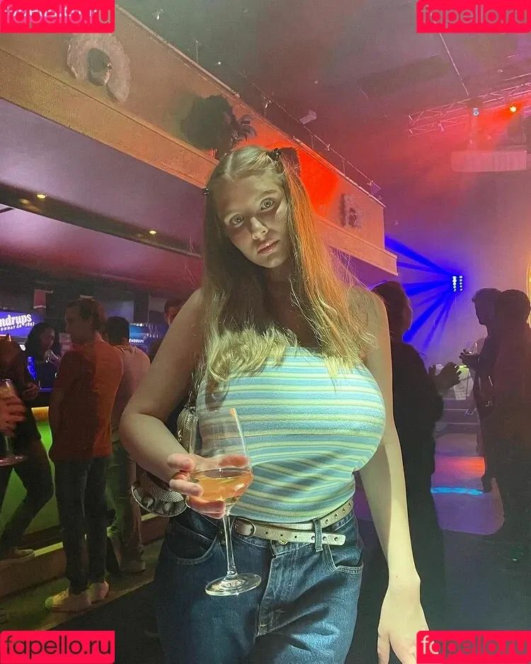 Stina Onlyfans Photo Gallery 