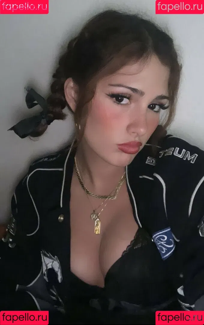 kissme Onlyfans Photo Gallery 