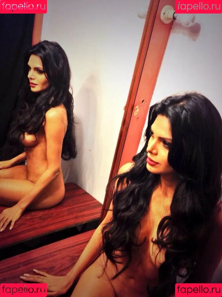 Sherlyn Chopra Onlyfans Photo Gallery 