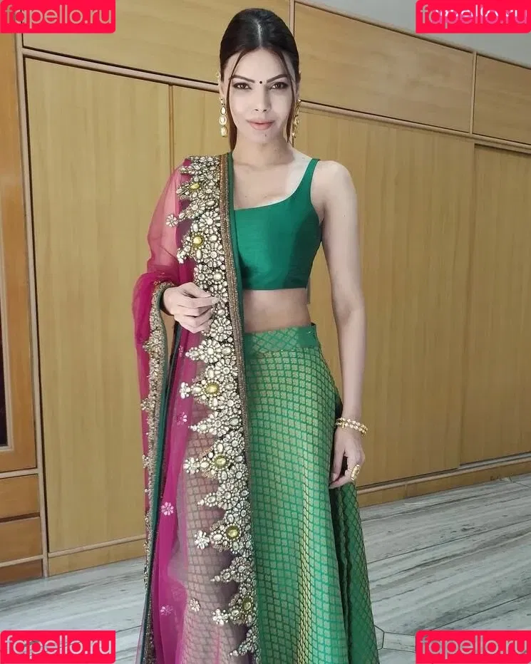Sherlyn Chopra Onlyfans Photo Gallery 