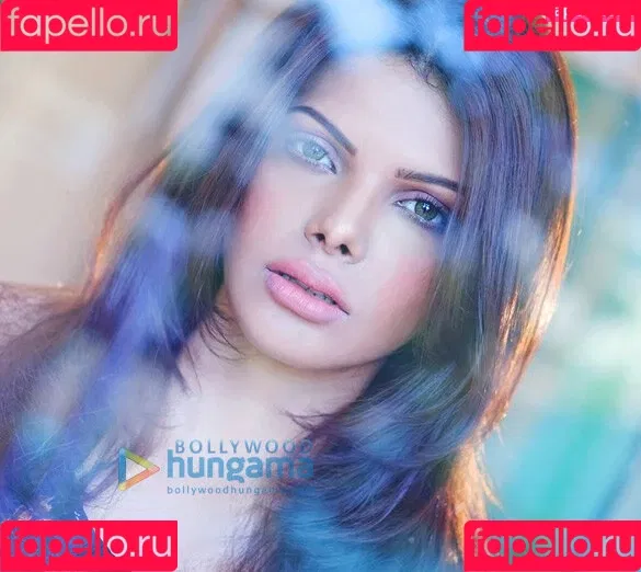 Sherlyn Chopra Onlyfans Photo Gallery 