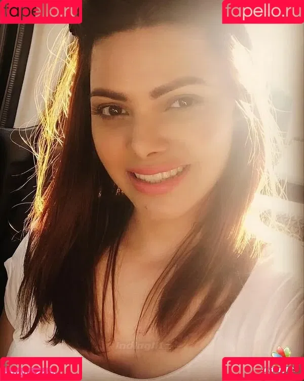 Sherlyn Chopra Onlyfans Photo Gallery 