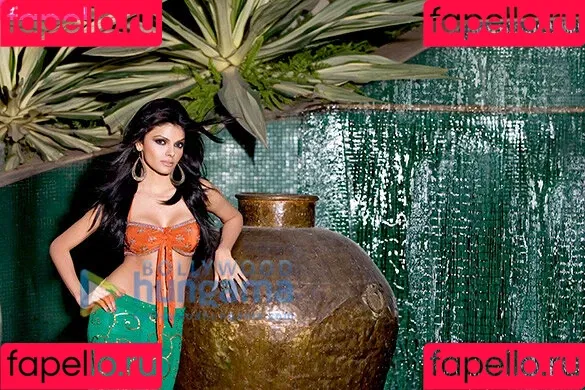 Sherlyn Chopra Onlyfans Photo Gallery 