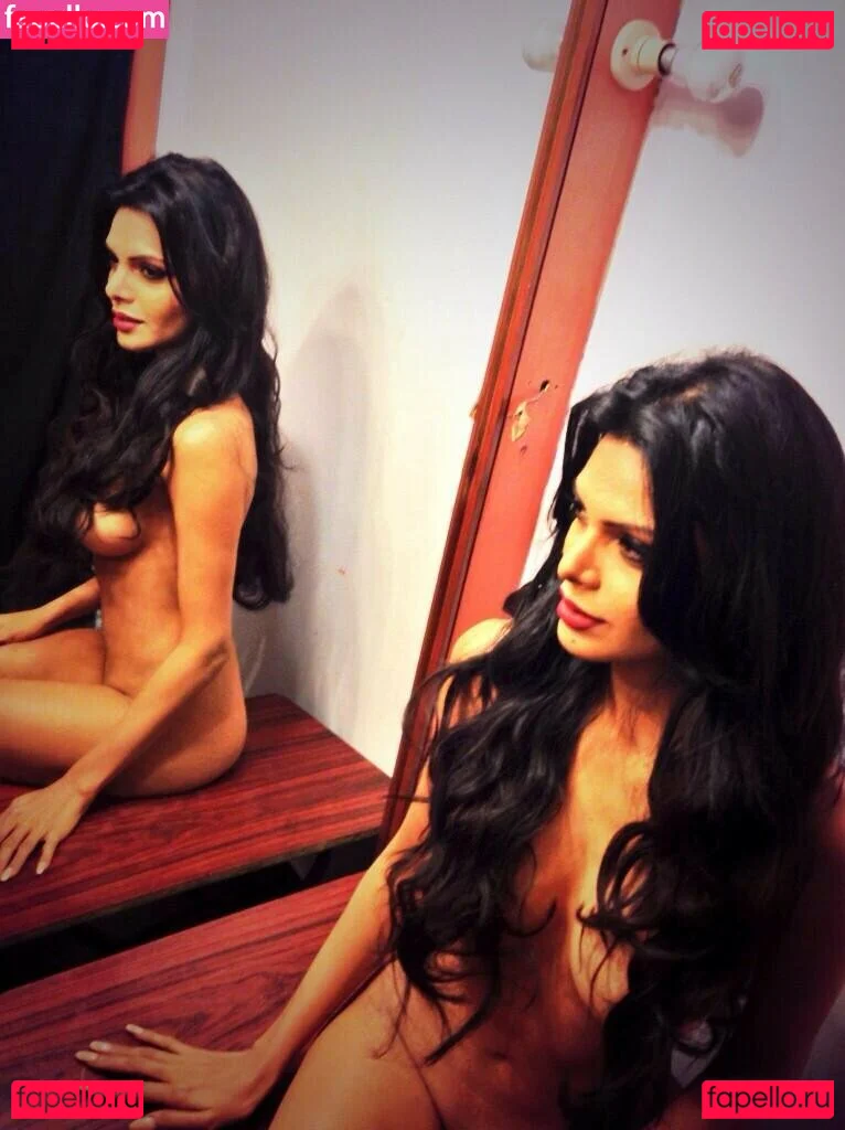 Sherlyn Chopra Onlyfans Photo Gallery 