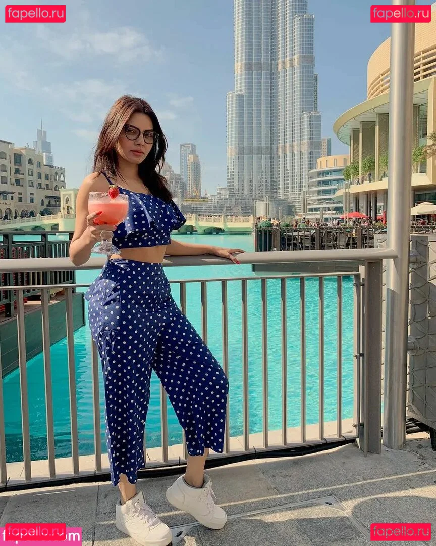 Sherlyn Chopra Onlyfans Photo Gallery 