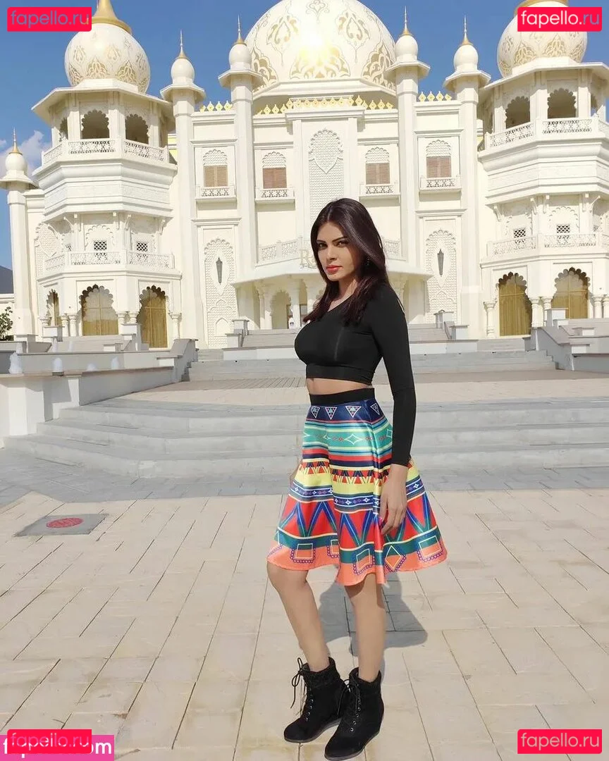 Sherlyn Chopra Onlyfans Photo Gallery 