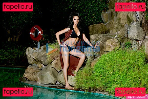 Sherlyn Chopra Onlyfans Photo Gallery 