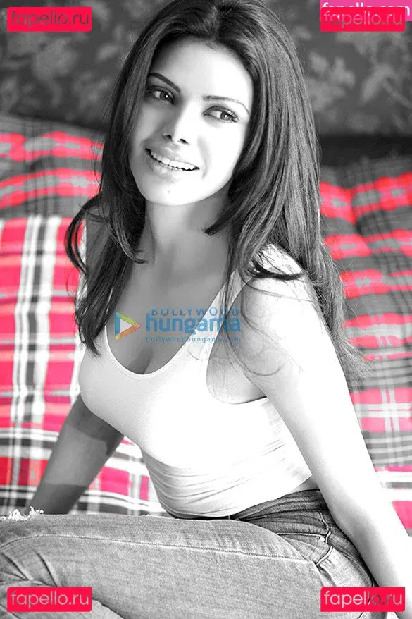 Sherlyn Chopra Onlyfans Photo Gallery 