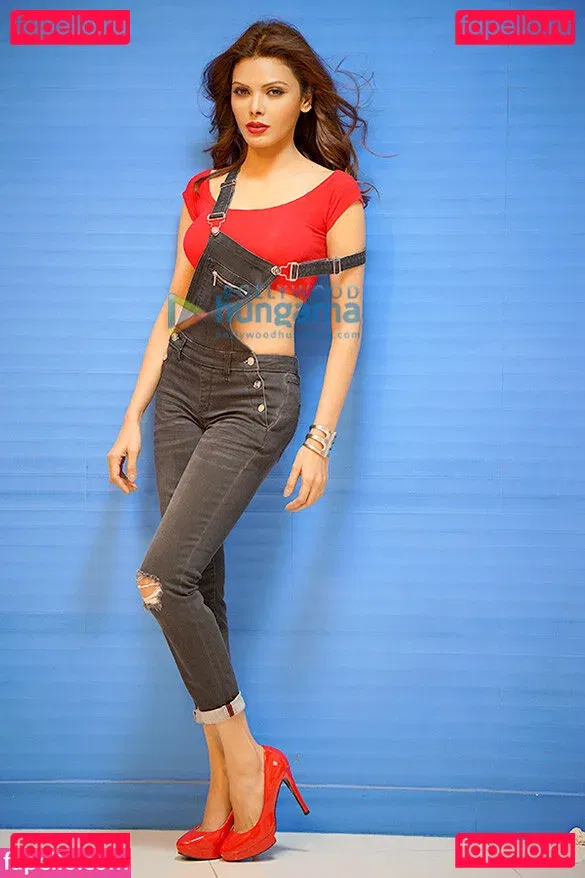 Sherlyn Chopra Onlyfans Photo Gallery 