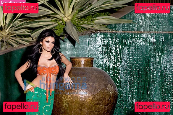 Sherlyn Chopra Onlyfans Photo Gallery 