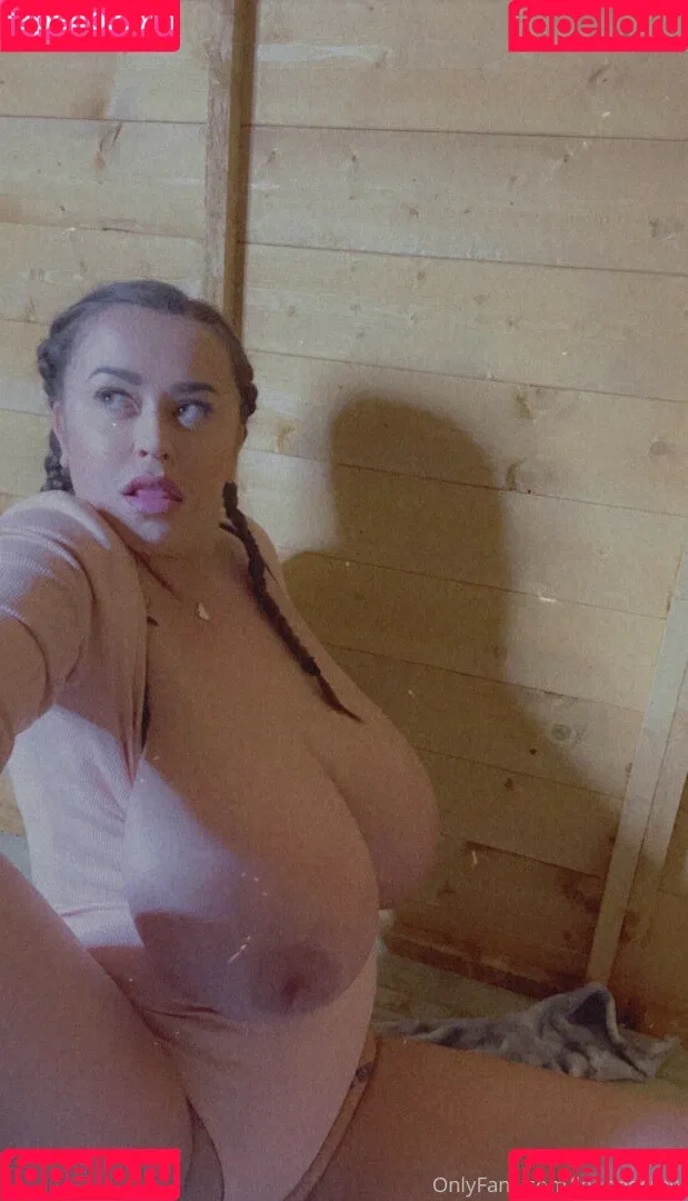Leanne Crow Onlyfans Photo Gallery 