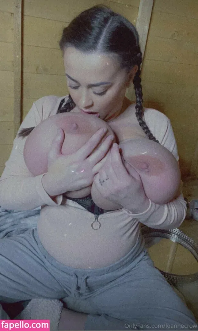 Leanne Crow Onlyfans Photo Gallery 