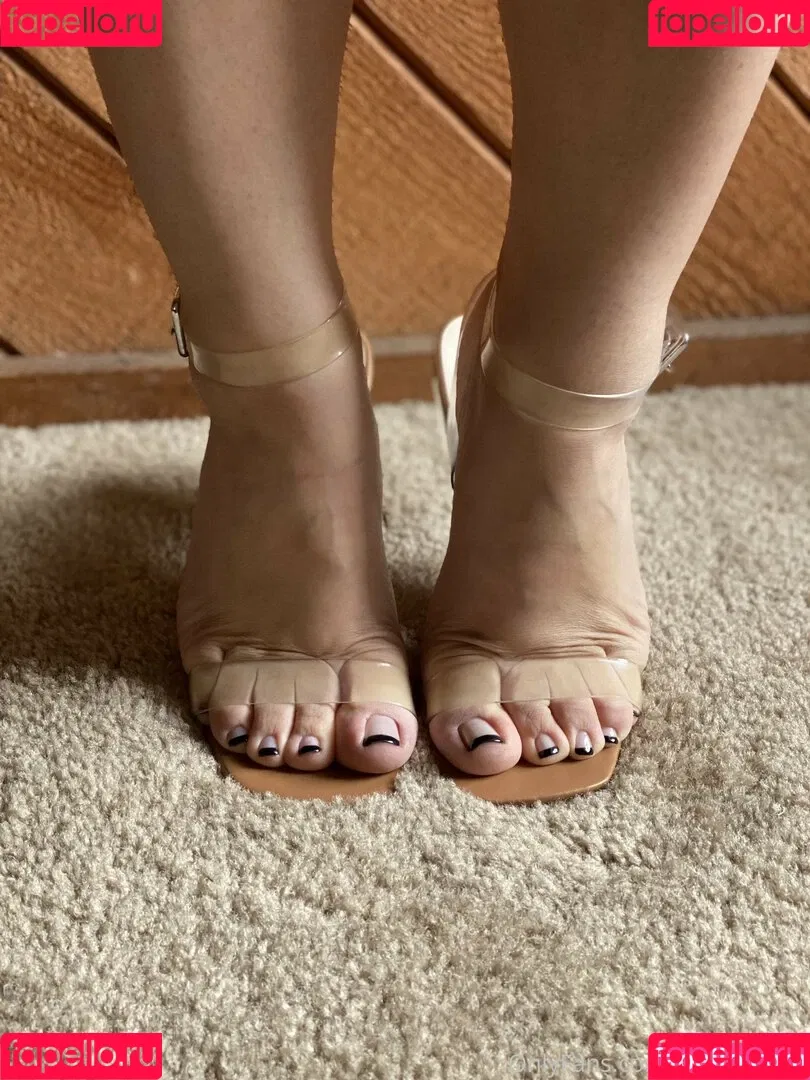 celest_asmr Onlyfans Photo Gallery 