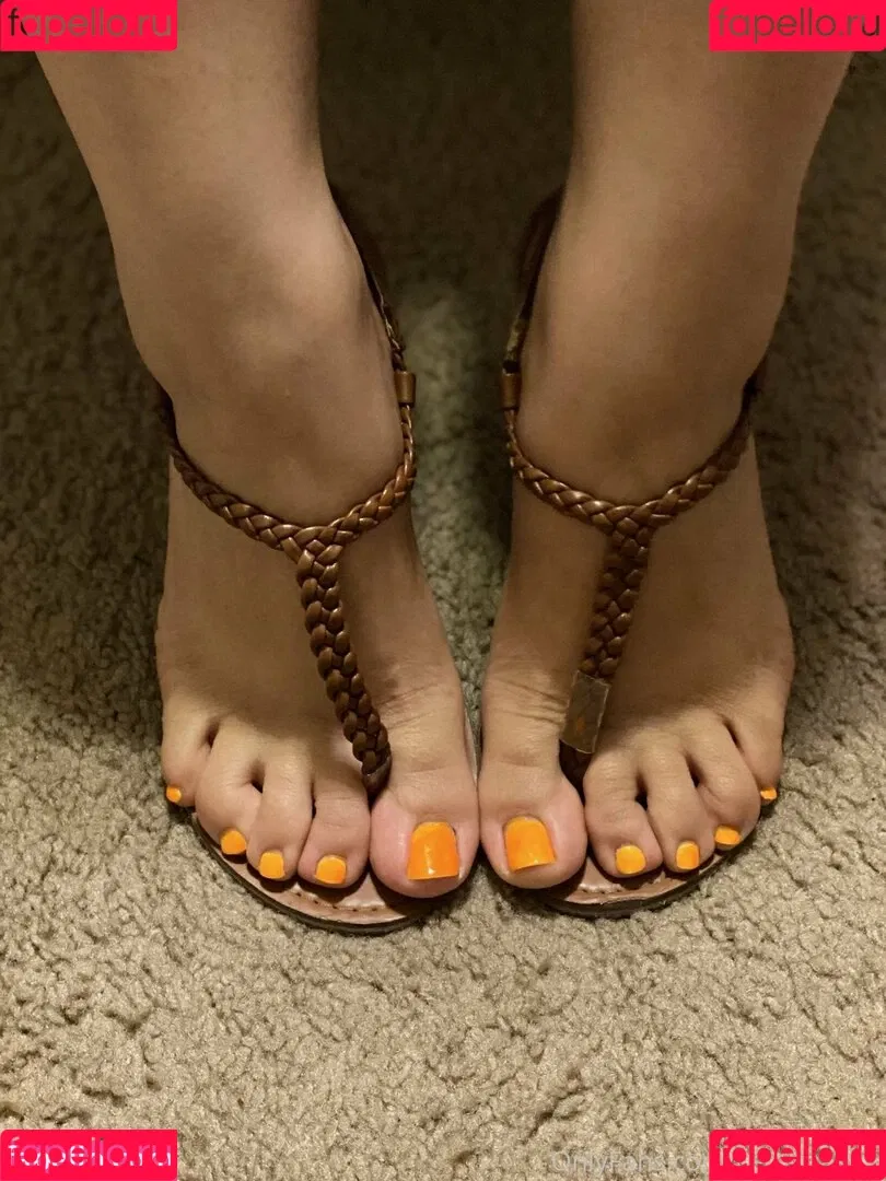celest_asmr Onlyfans Photo Gallery 