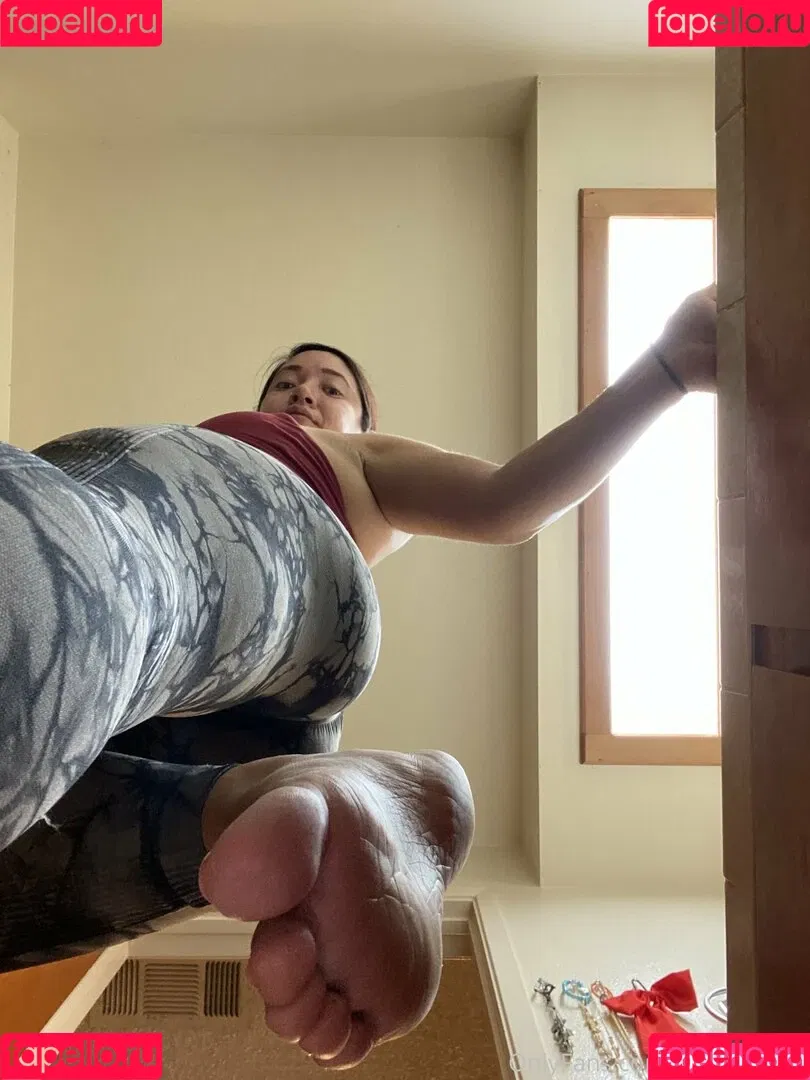celest_asmr Onlyfans Photo Gallery 