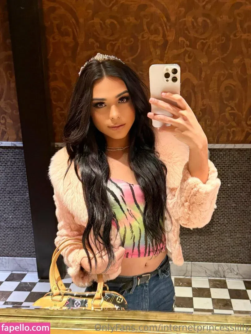 Lexi Lewis Onlyfans Photo Gallery 