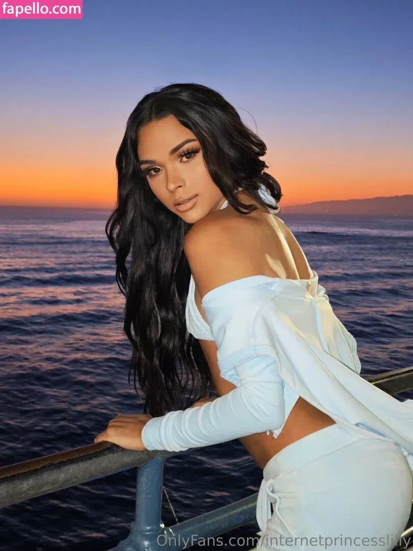 Lexi Lewis Onlyfans Photo Gallery 