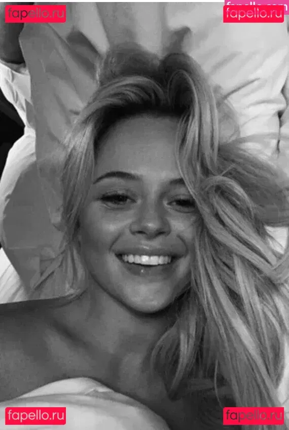 Emily Atack Onlyfans Photo Gallery 