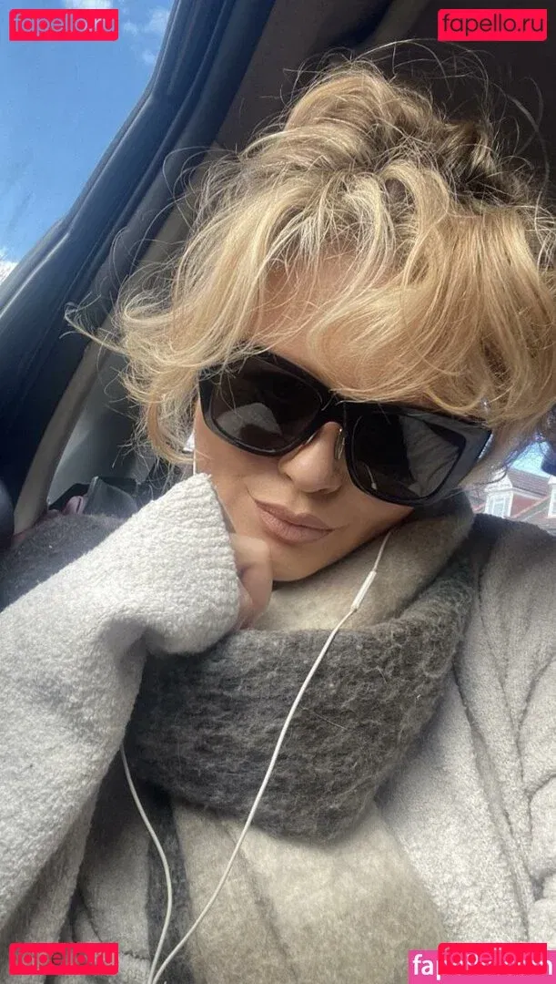 Emily Atack Onlyfans Photo Gallery 