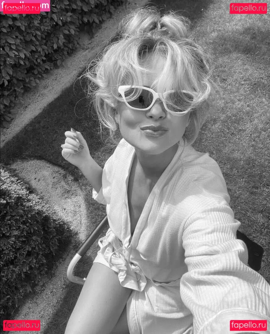 Emily Atack Onlyfans Photo Gallery 