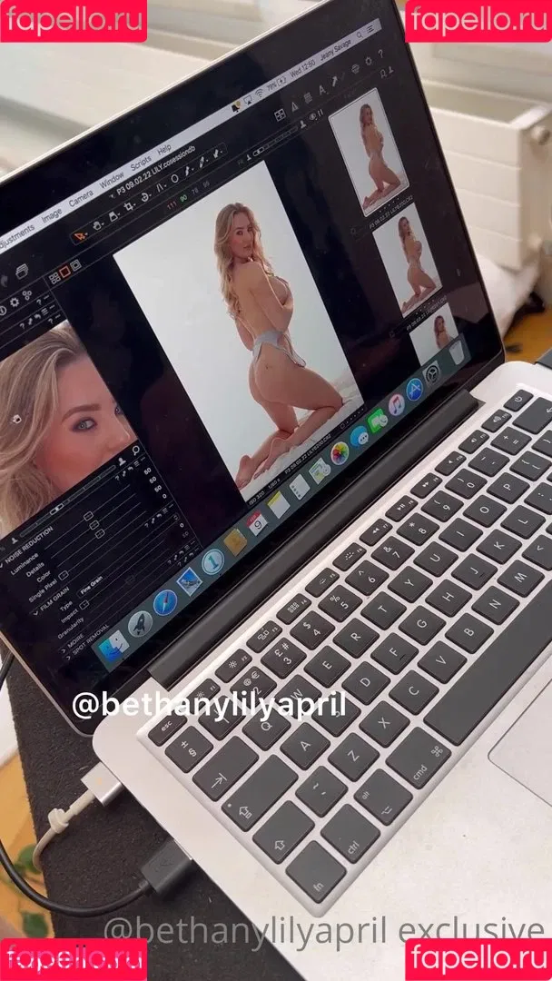 Bethany Lily April Onlyfans Photo Gallery 