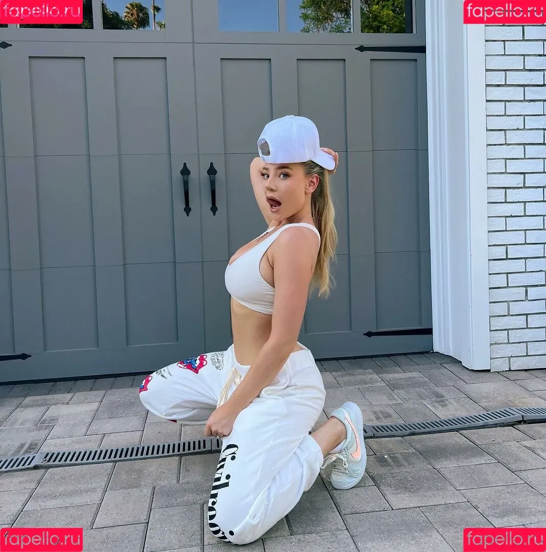 Bethany Lily April Onlyfans Photo Gallery 