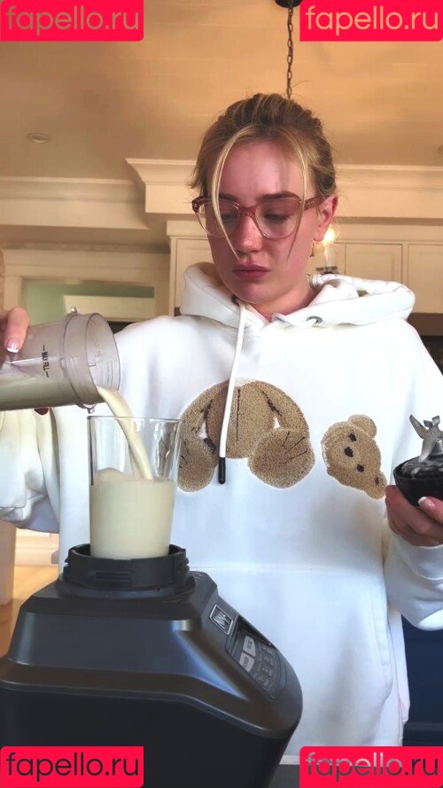 Bethany Lily April Onlyfans Photo Gallery 