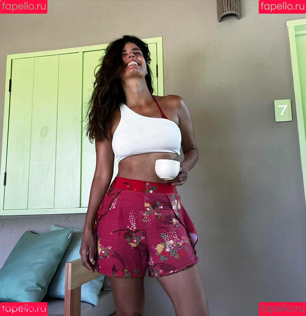 Emanuelle Araújo Onlyfans Photo Gallery 