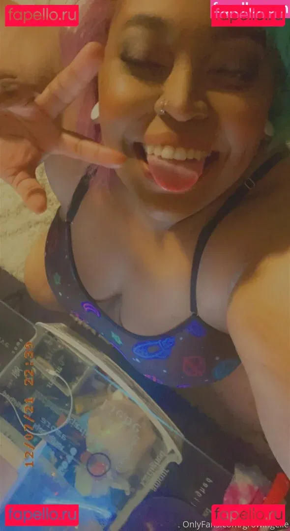 growingellex Onlyfans Photo Gallery 