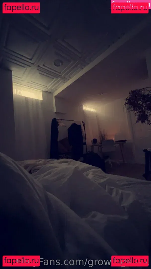 growingellex Onlyfans Photo Gallery 