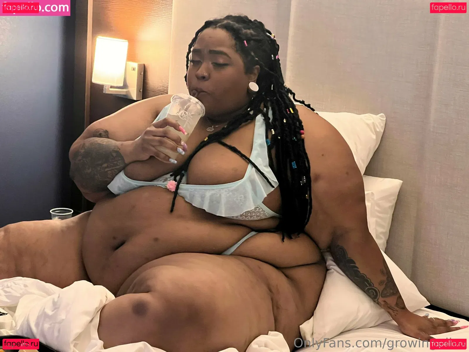 growingellex Onlyfans Photo Gallery 