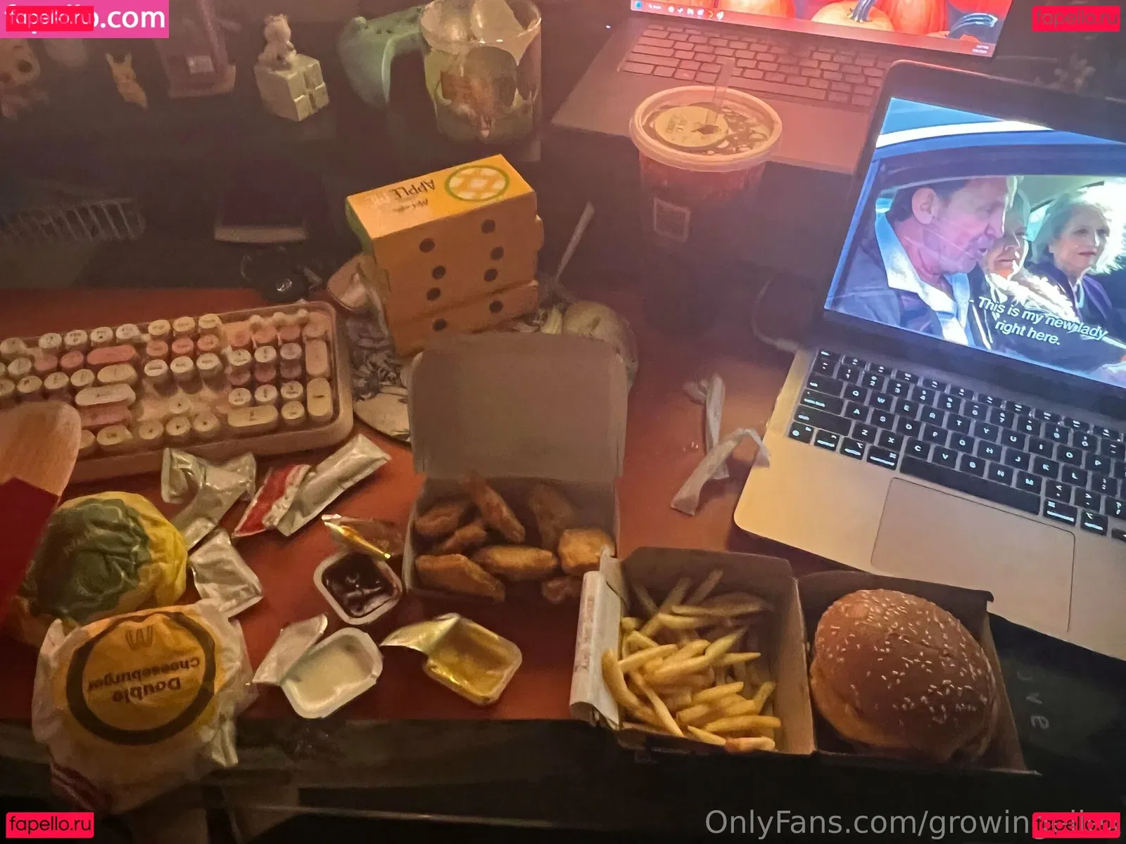 growingellex Onlyfans Photo Gallery 