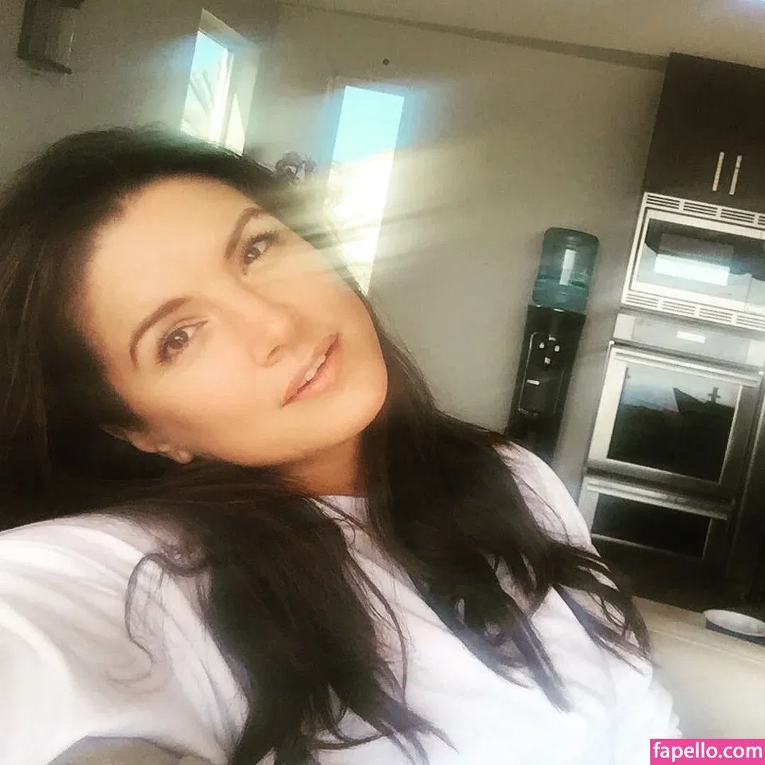 Gina Carano Onlyfans Photo Gallery 