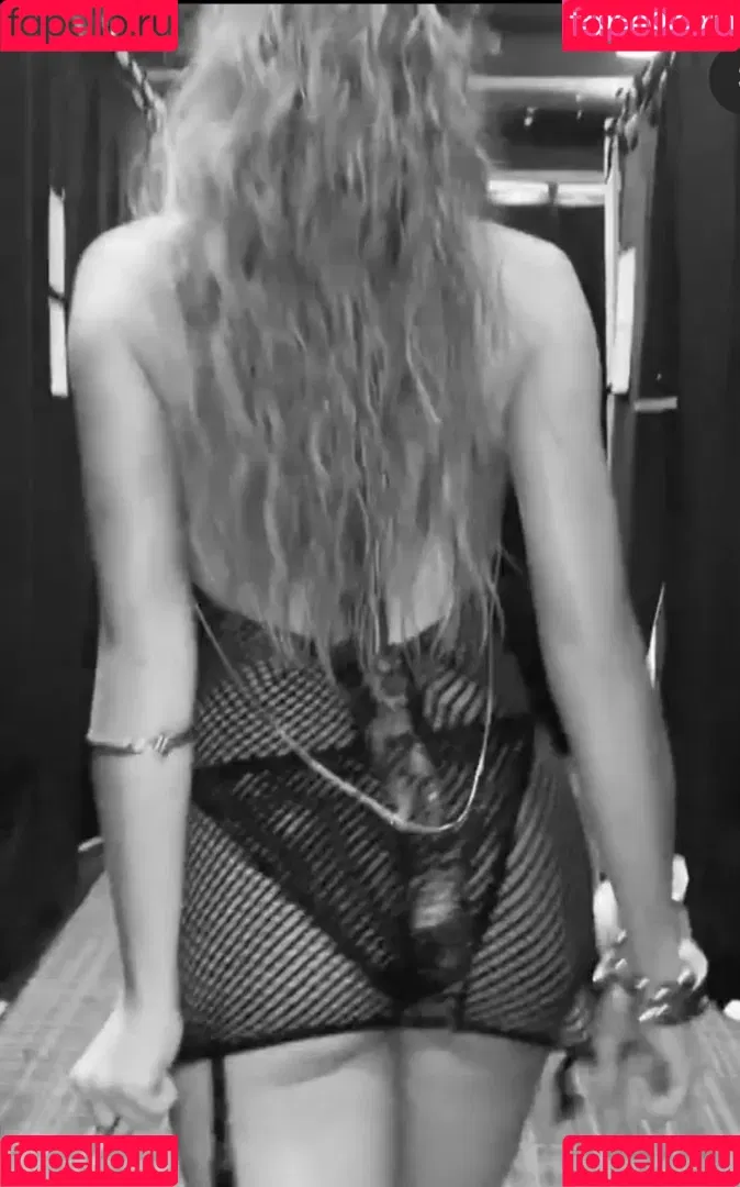 Sabrina Carpenter Onlyfans Photo Gallery 