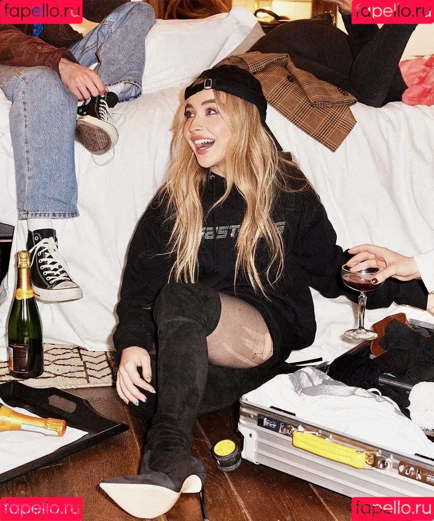 Sabrina Carpenter Onlyfans Photo Gallery 