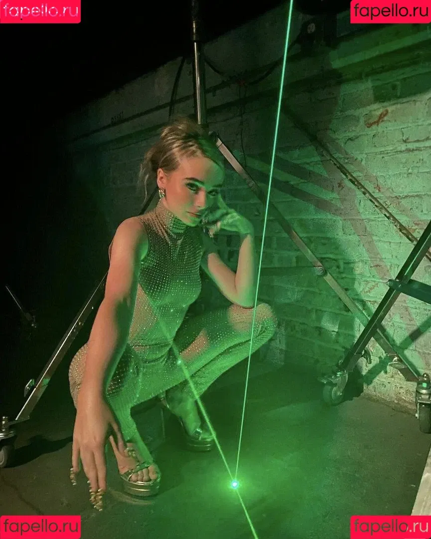 Sabrina Carpenter Onlyfans Photo Gallery 