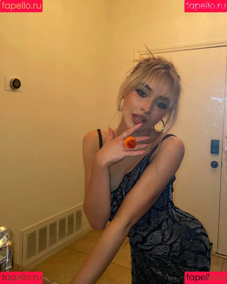 Sabrina Carpenter Onlyfans Photo Gallery 