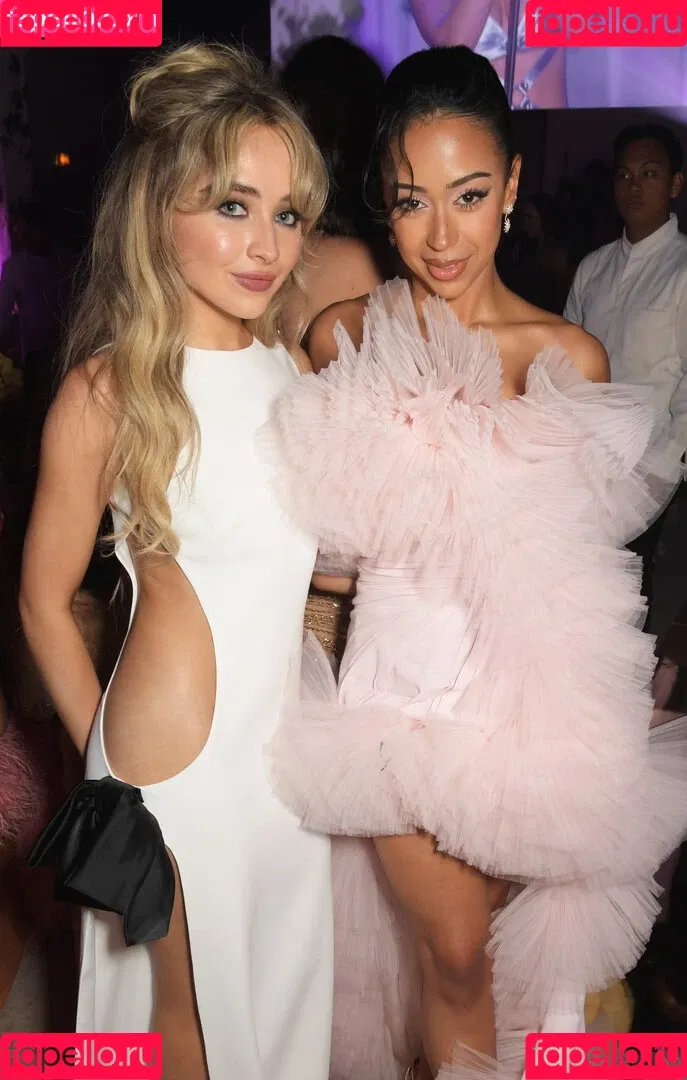 Sabrina Carpenter Onlyfans Photo Gallery 