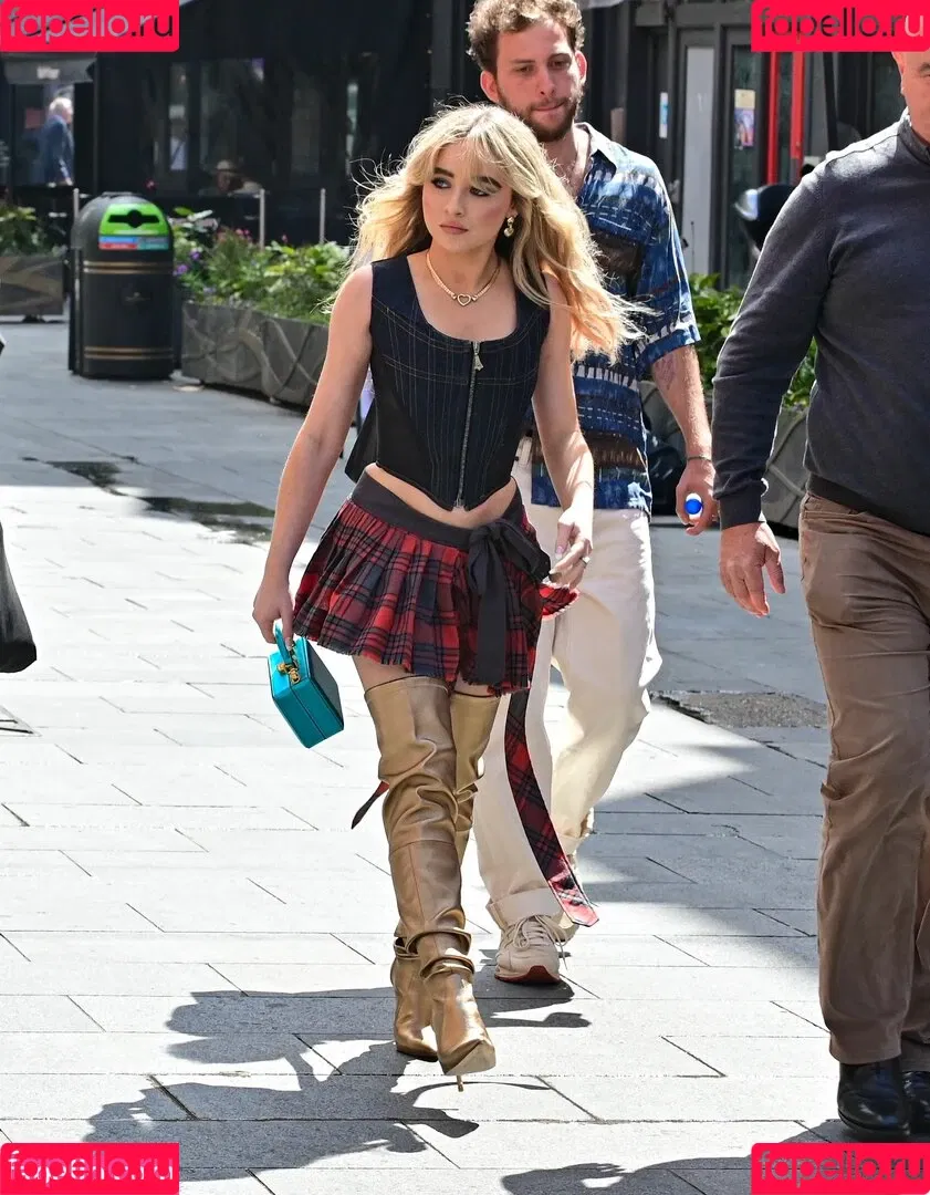 Sabrina Carpenter Onlyfans Photo Gallery 