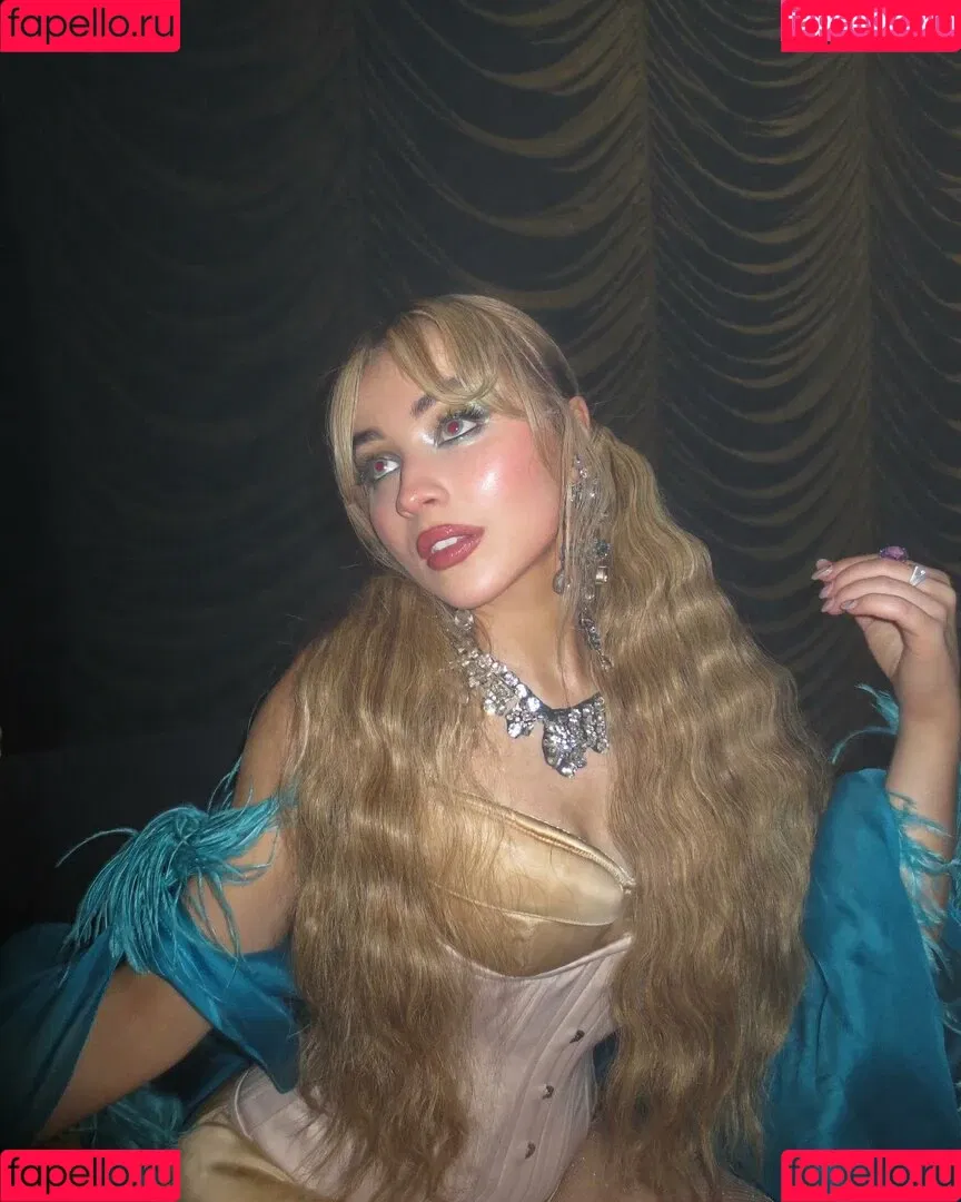 Sabrina Carpenter Onlyfans Photo Gallery 
