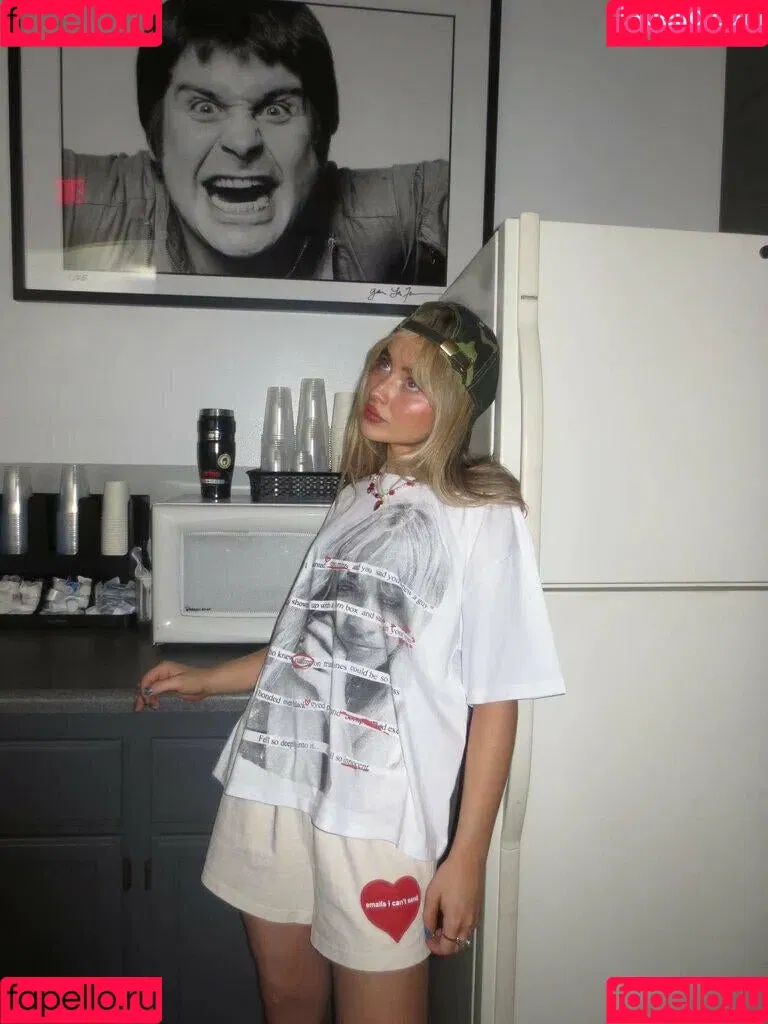 Sabrina Carpenter Onlyfans Photo Gallery 