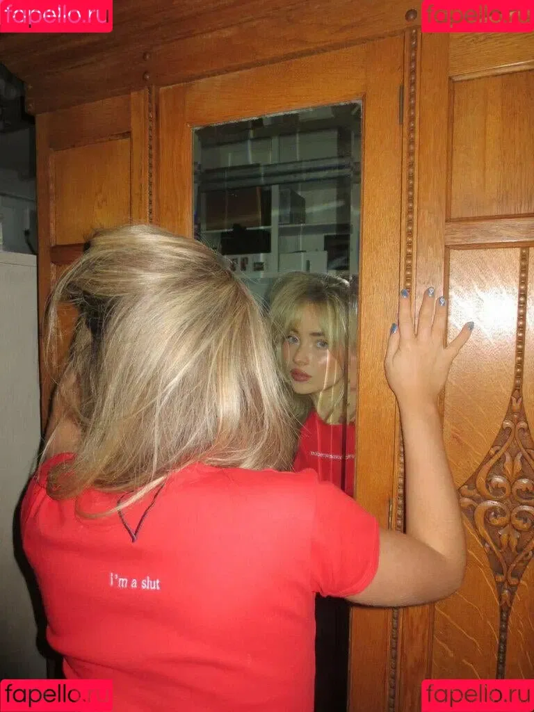 Sabrina Carpenter Onlyfans Photo Gallery 